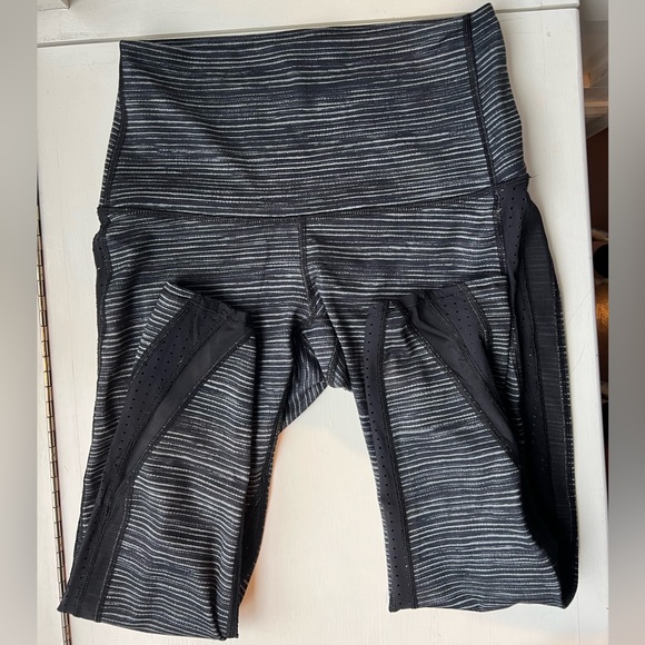 Lululemon Wunder Under Legging Size 6 - Picture 4 of 9